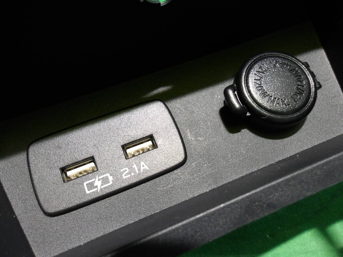 （B） スバル インプレッサ GT3/GT2 純正 純正 USBポート 66273FL012A 000の画像5