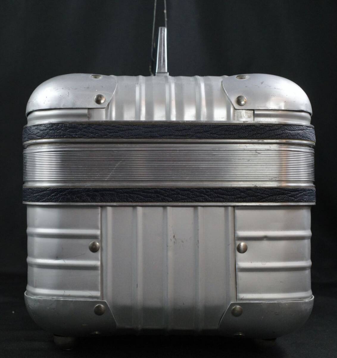 RIMOWA* Rimowa Vtg. [ silver integral ] initial model aluminium * beauty case (19L)[ key attaching ]957853