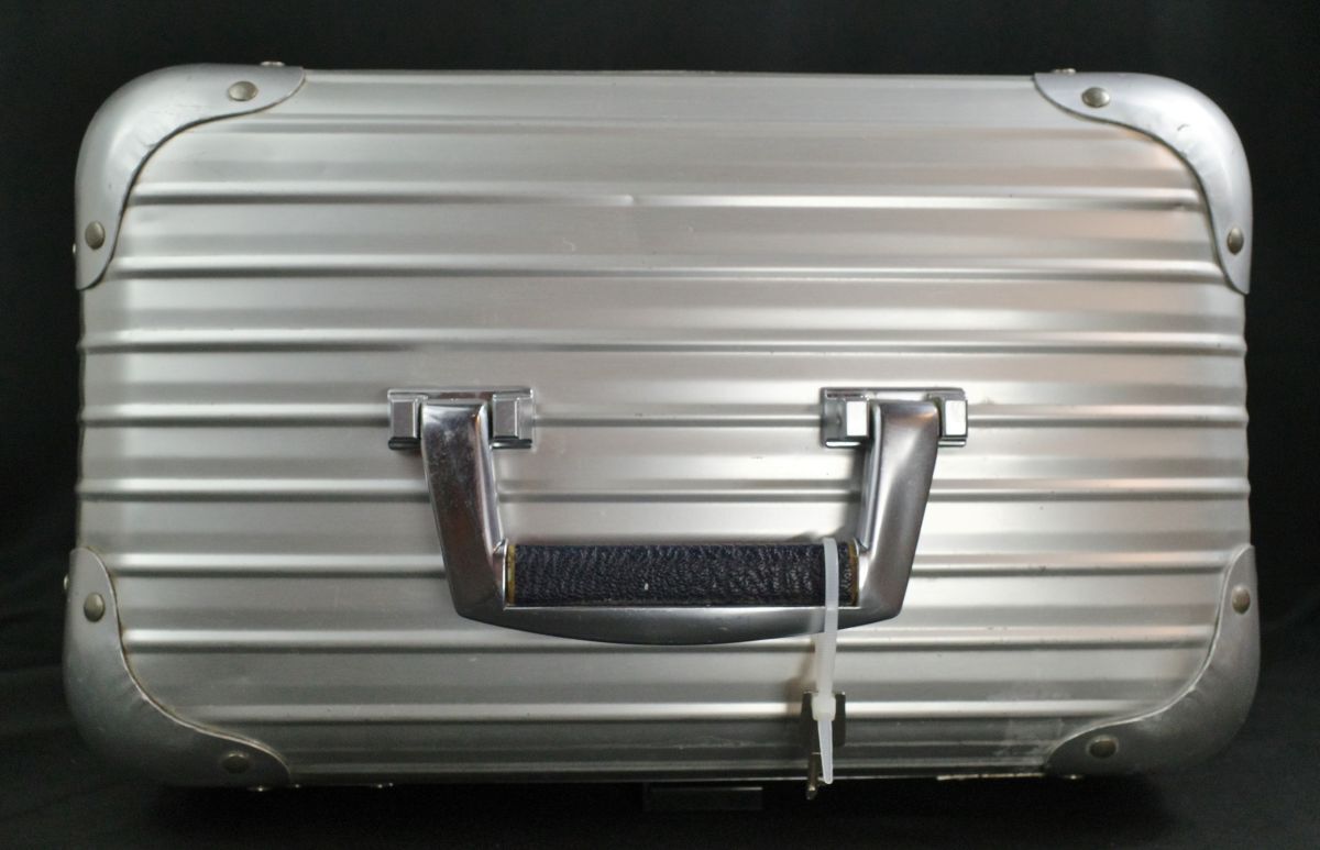 RIMOWA* Rimowa Vtg. [ silver integral ] initial model aluminium * beauty case (19L)[ key attaching ]957853