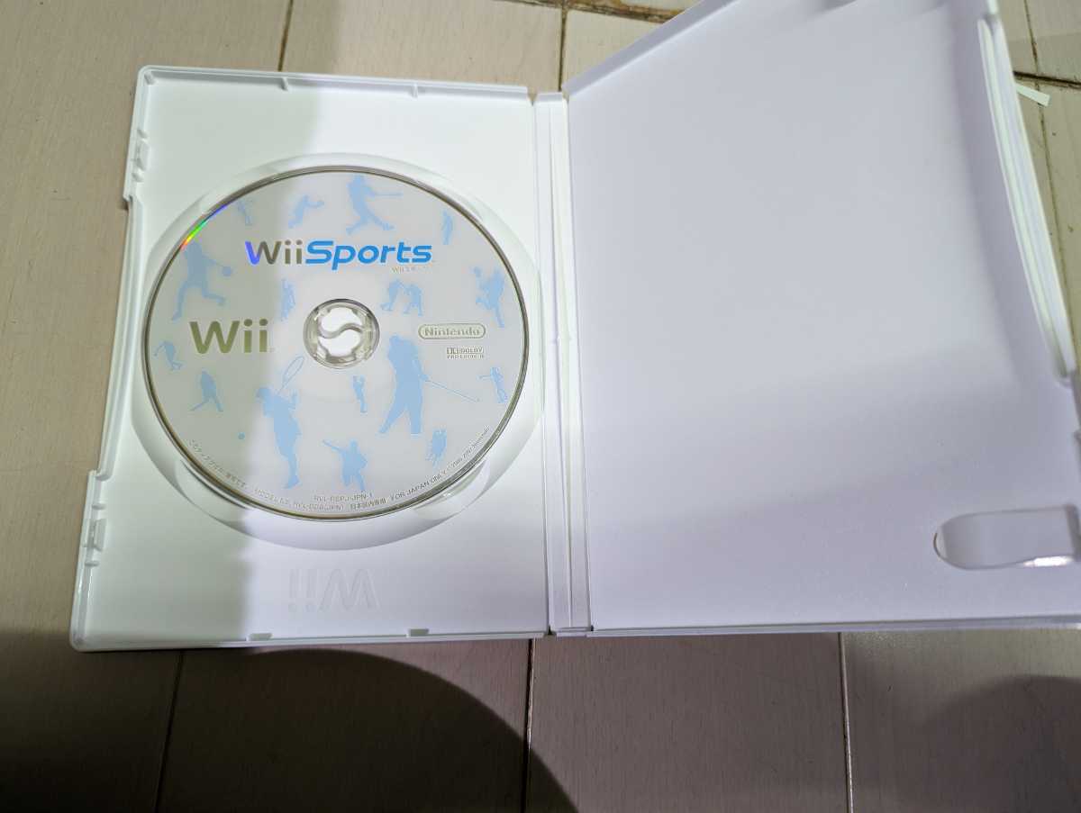 Wiiスポーツ 【Wii】 Wii Sports 取扱説明書なし。盤面は目立つきずが多数あります。動作未確認です。_画像2