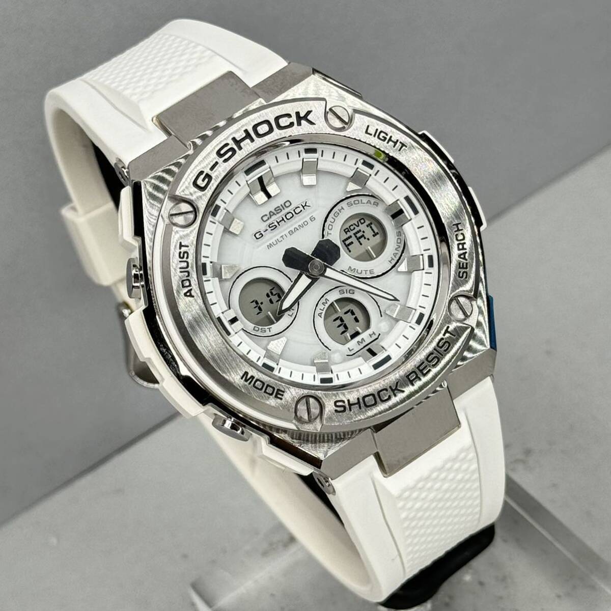 極美品 G-SHOCK GST-W310-7AJF G-STEEL/Gスチール タフソーラー電波受信 電波ソーラー マルチバンド6 メタルベゼル ホワイト アナデジの画像2