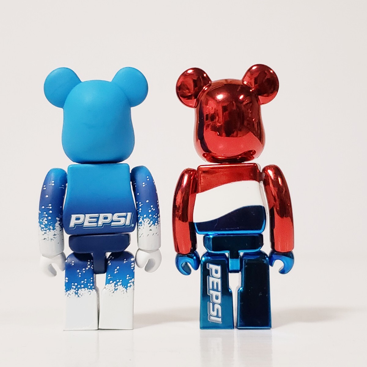 BE@RBRICK ベアブリック PEPSI ペプシ 香港限定 2体セット 100%_画像3