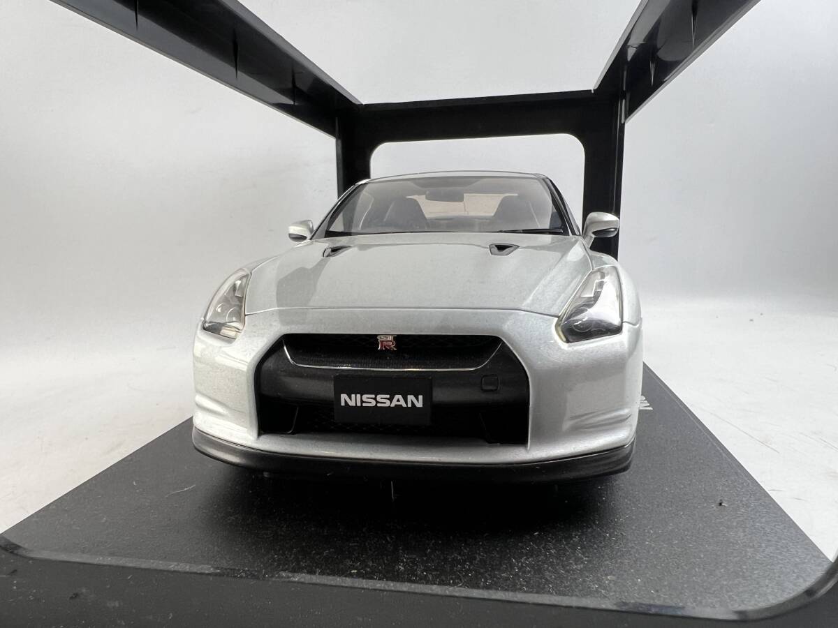 オートアート AUTOart 1/18スケール NISSAN SKYLINE GT-R (R35) ULTIMATE METAL SILVER [77386] 日産 GT-R R35 メタルシルバー １円～の画像5