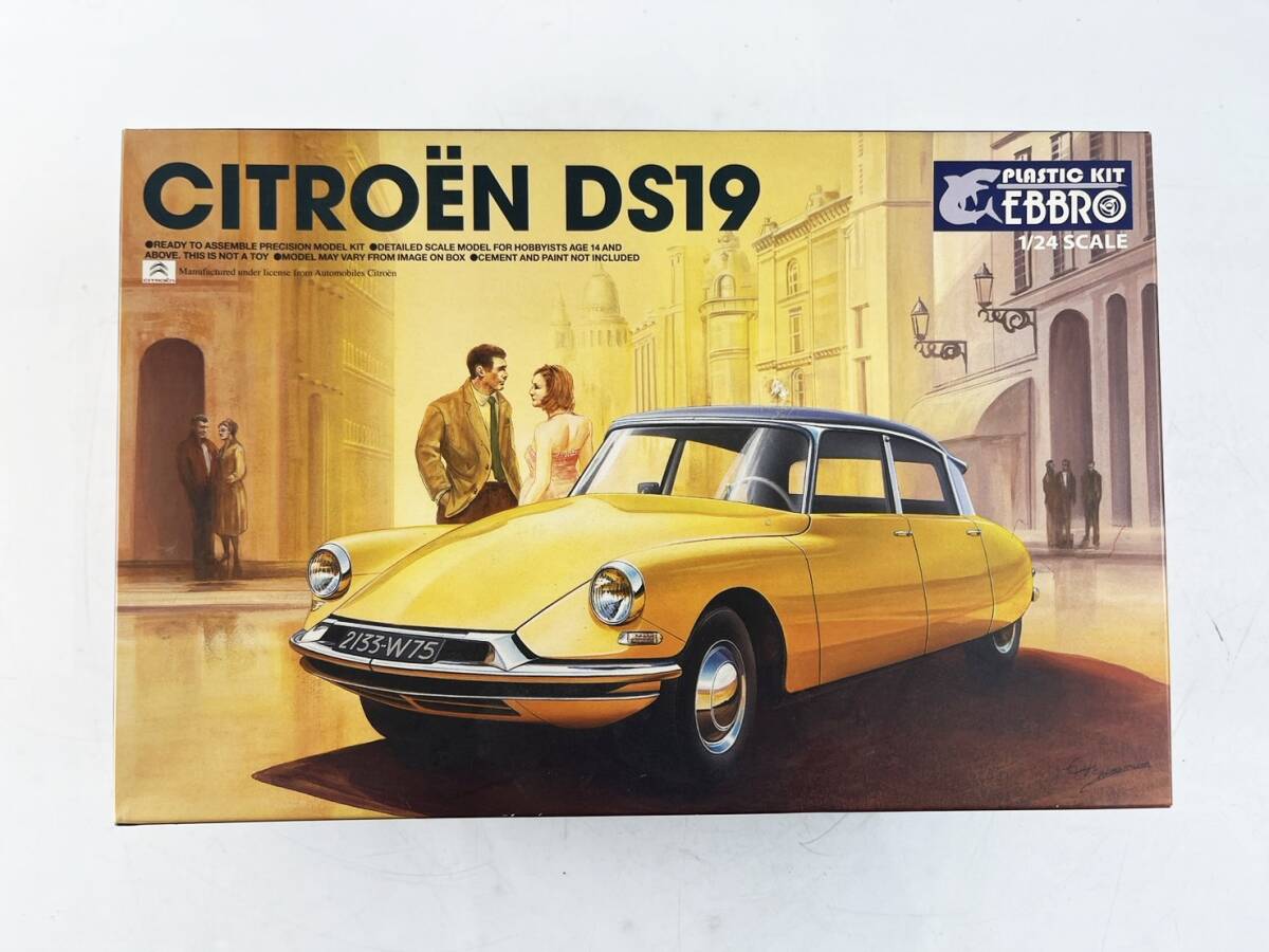 未組立 CITROEN シトロエン DS19 1/24スケール プラスチック組立キット 模型 プラモデル 1円～_画像1