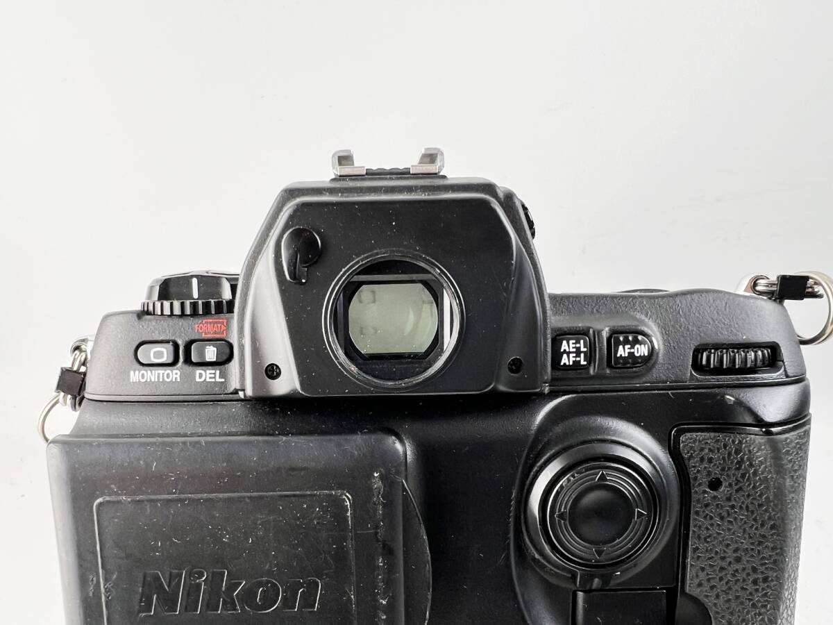 Nikon D1 ボディ デジタル一眼レフカメラ 　レンズ　28-200ｍｍ　1：3.5-5.6　１円～_画像5