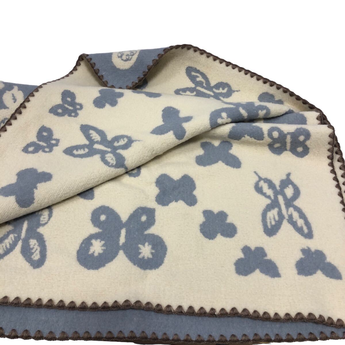 Vmina perhonen mina perhonen blanket ..... butterfly . approximately 124cm×96cm gray × cream color RC4311