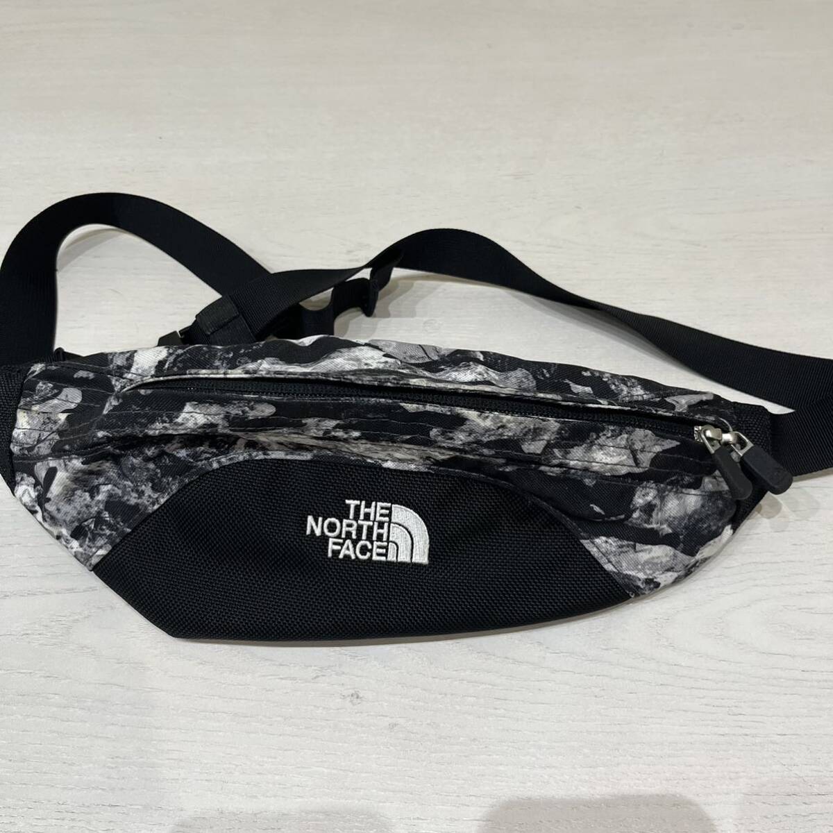 THE NORTH FACE ノースフェイス ボディバッグ ウエストバッグ ショルダーバッグ 3way アウトドア カモフラ 迷彩 刺繍ロゴ 玉mc2707_画像2