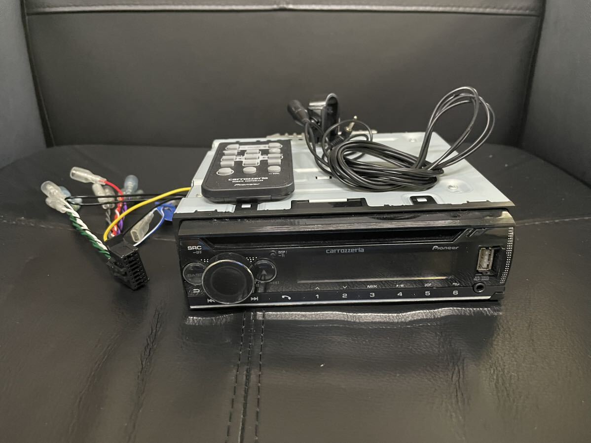 カロッツェリア DEH-5600 CD 1DIN carrozzeria 動作確認　Bluetooth USB FM AM 中古　_画像2