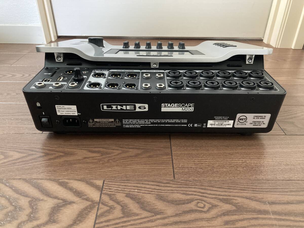 定価１８万円　次世代コンソール LINE6 StageScape M20d デジタルミキサー 専用ケース付属_画像4