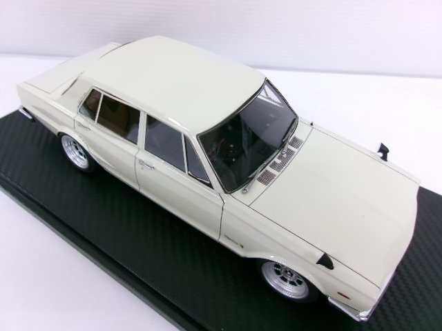 イグニッションモデル 1/18 ニッサン スカイライン 2000 GT-R (PGC10) ホワイト ハヤシレーシング (5125-564)_画像5