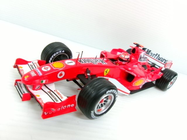 マテル 1/18 フェラーリ F2005 #1 M.シューマッハ タバコデカール仕様 (8179-558)の画像1