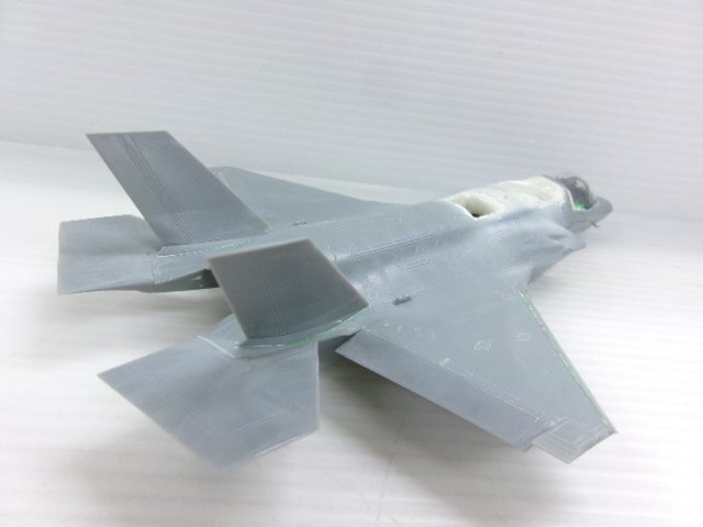 ハセガワ 1/72 F-35 ライトニング II B型 U.S.M.C. VMFA-242 いずも発着艦試験 キット 作りかけ (5131-701)_画像7