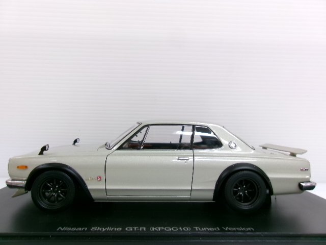 オートアート 1/18 ニッサン スカイライン 2000 GT-R (KPGC10) チューンドVer. ワタナベホイール (5125-571)の画像4