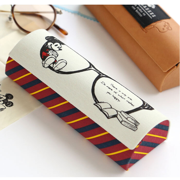 * Moomin / reading * Cross attaching glasses case glasses case character stylish lovely glasses case glasses case hard Snoopy 