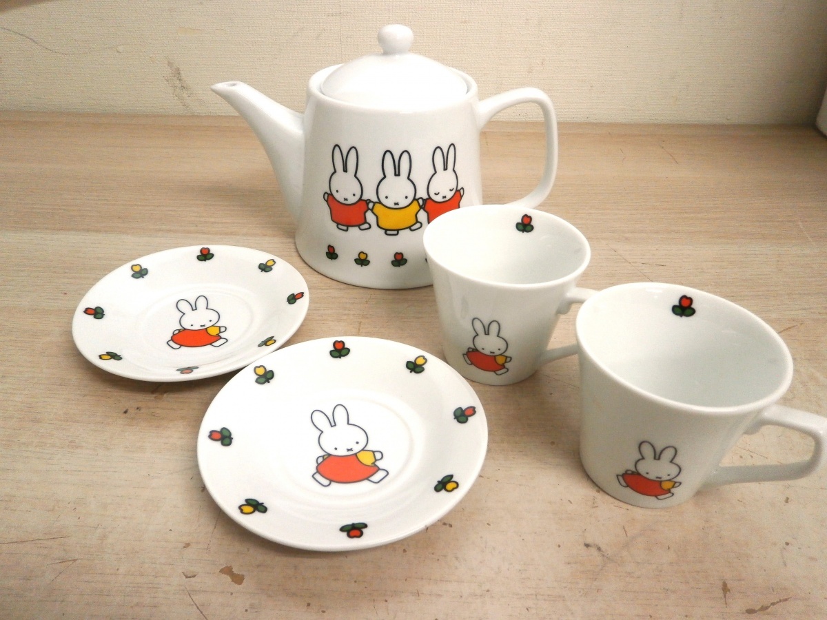  unused Fuji bread 2004 spring. book@. included campaign Miffy. electric pot & tea cup set NP-MF2 elected goods prize 