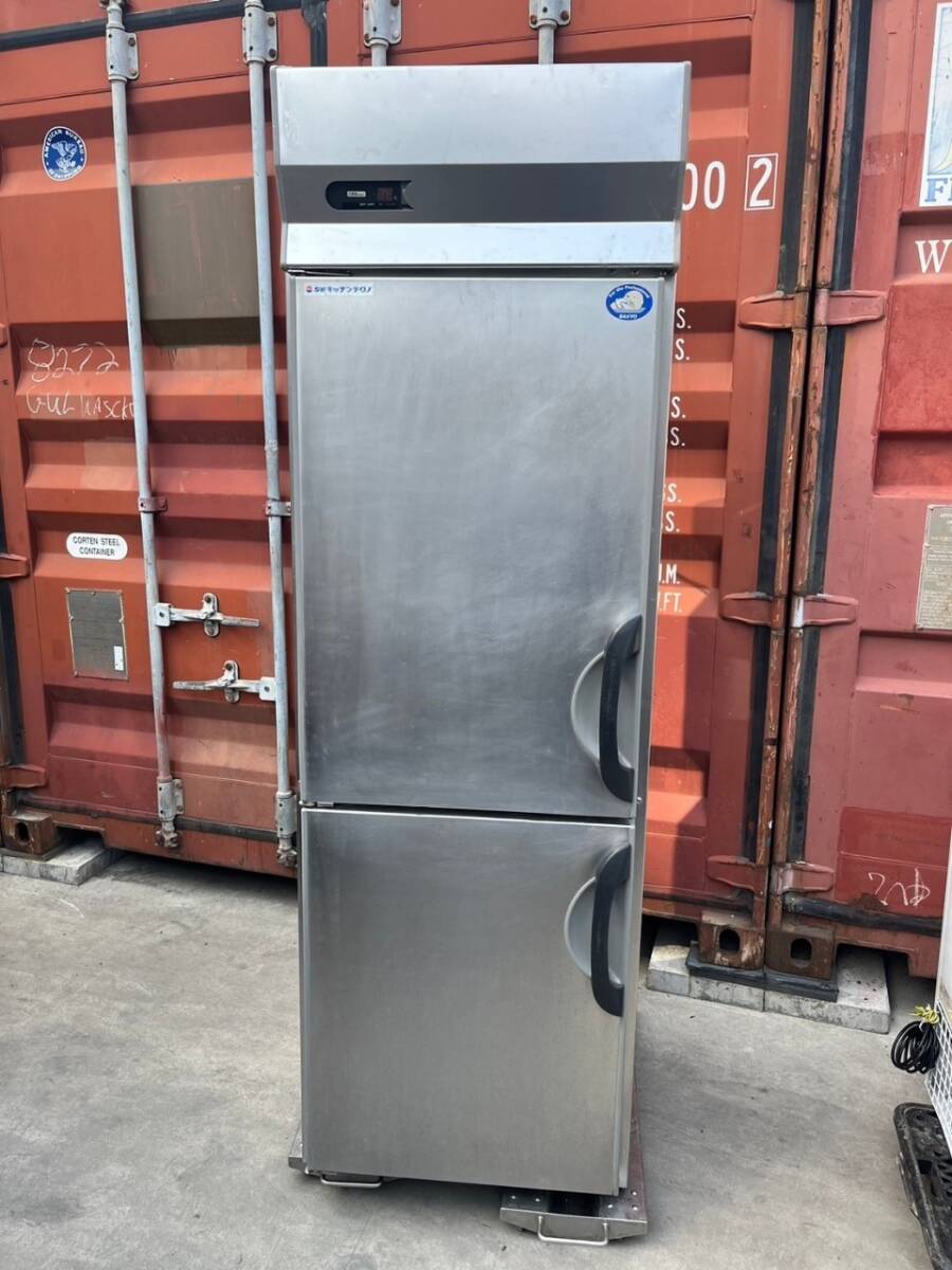 M2538-5 サンヨー 冷凍庫 二枚扉 SRF-G661 単相100V W620×D600×1980 飲食店/厨房/店舗/業務用