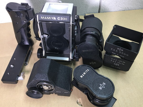 MAMIYA C330 二眼レフカメラ セット cdsポロファインダー グリップホルダー レンズ 55㎜ 250㎜ レンズフード 備品 まとめて 動作未確認 C51_画像1