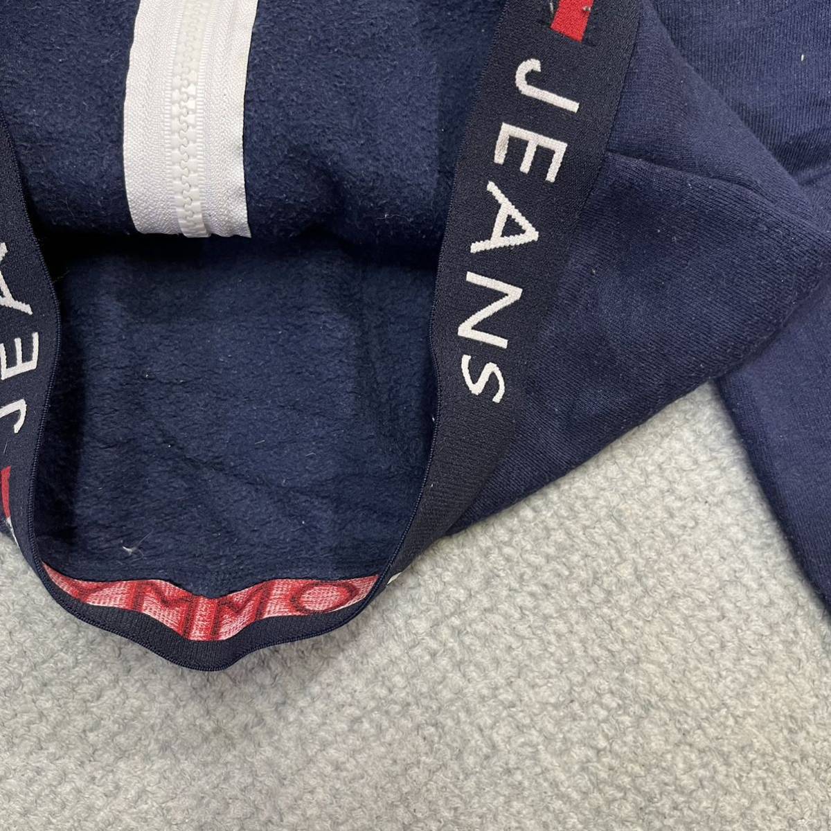 100円スタート♪ （11）TOMMY JEANS トミージーンズ　ショート丈　ジップパーカー　サイズS　ネイビー　薄手　ロゴ　コットン　レディース_画像7