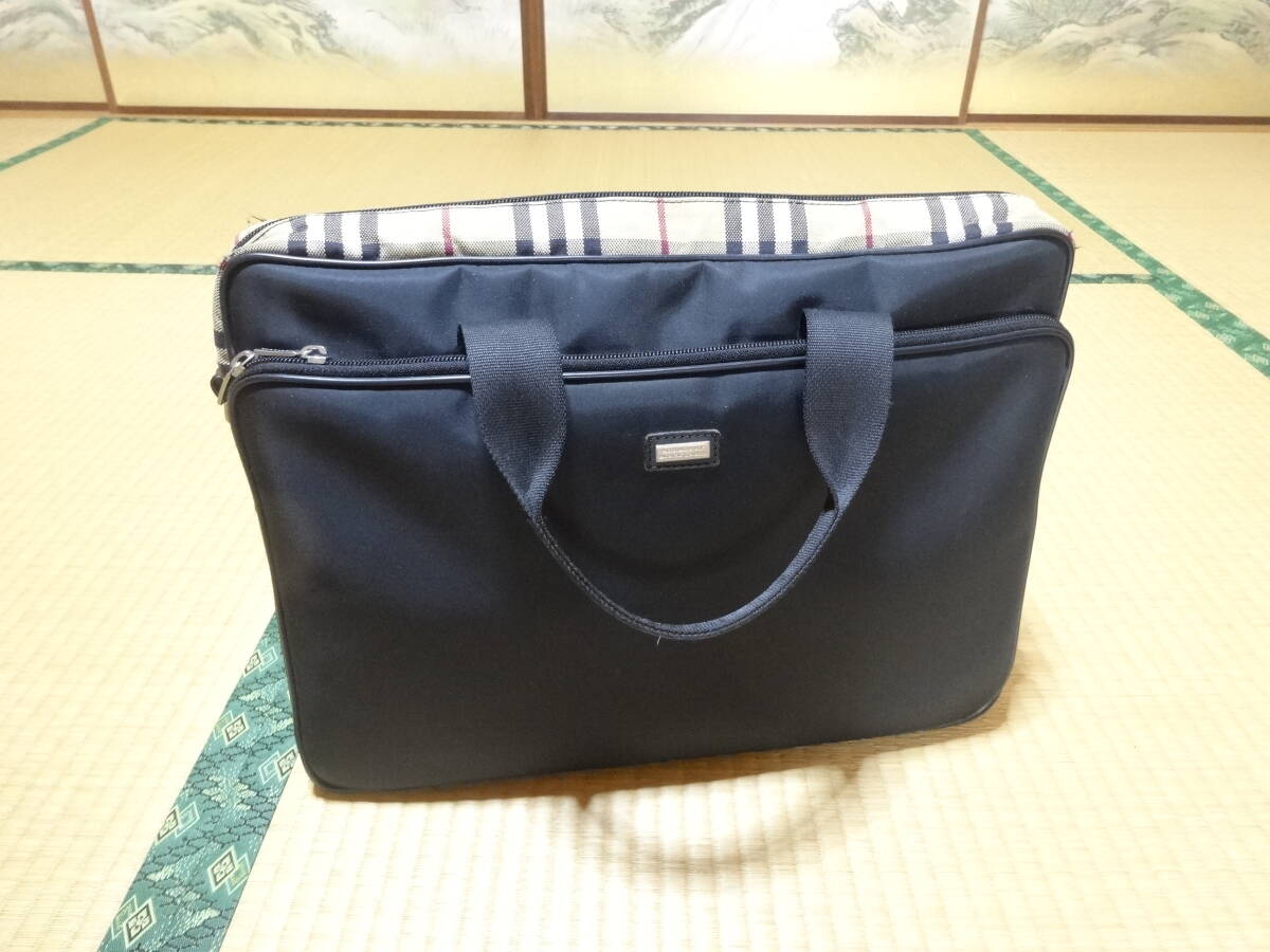 BURBERRY BLACK LABEL BAG　バーバリー ブラックレーベル ビジネスバッグ ブリーフケース ナイロン製_A4サイズがしっかり入るサイズです