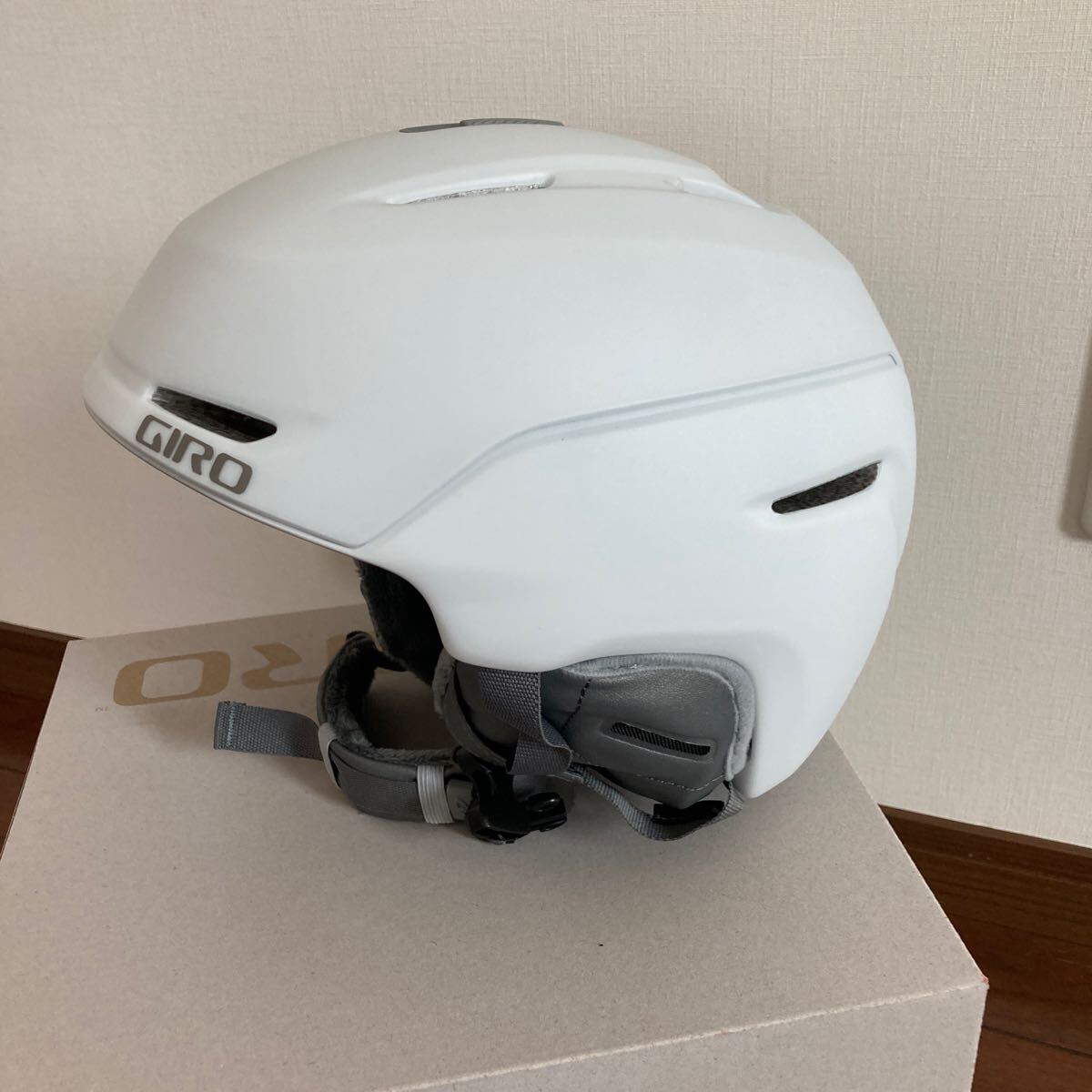 GIROヘルメット NEO JR アジアフィット Mサイズ未使用の画像4