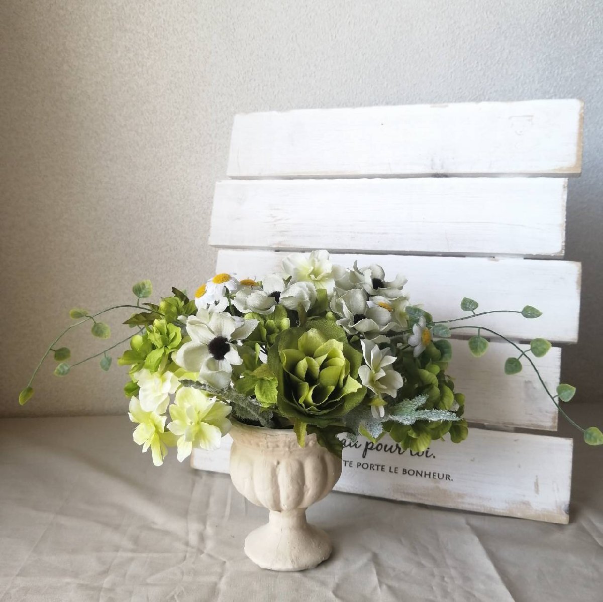 ◆グリーンのお花とカモミールのアレンジメント・造花 ギフト お祝い 新築祝い 結婚祝い 花倶楽部の画像4