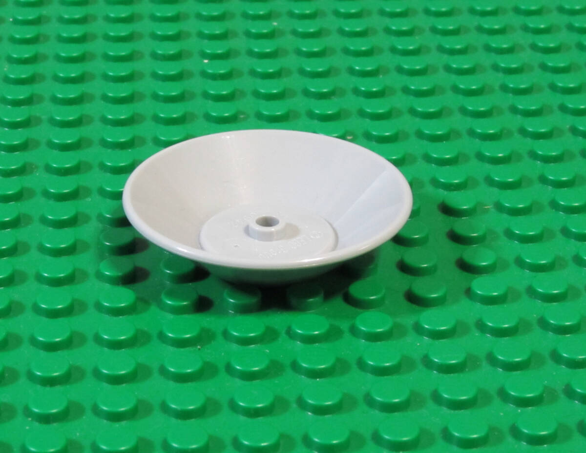 6K121-凸LEGO 灰色の大皿（凸5x5）　%6942_画像1