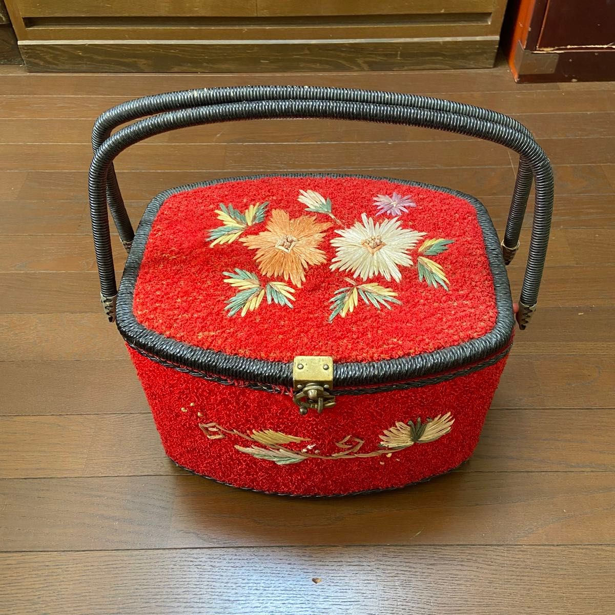 昭和レトロ 裁縫箱 ソーイングボックス 花柄|Yahoo!フリマ(旧 昭和レトロ 裁縫箱 ソーイングボックス 花柄|Yahoo!フリマ(旧