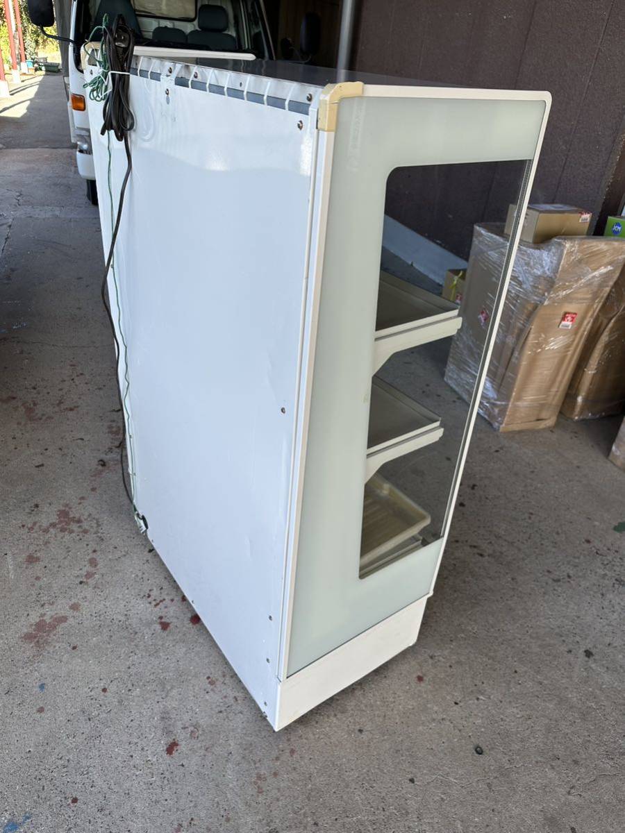 サンヨー　コード年式11年　オープン冷蔵ショーケース　冷蔵ショーケース　多段ショーケース　スライド棚　　　900×480×1400 単相100V_画像8