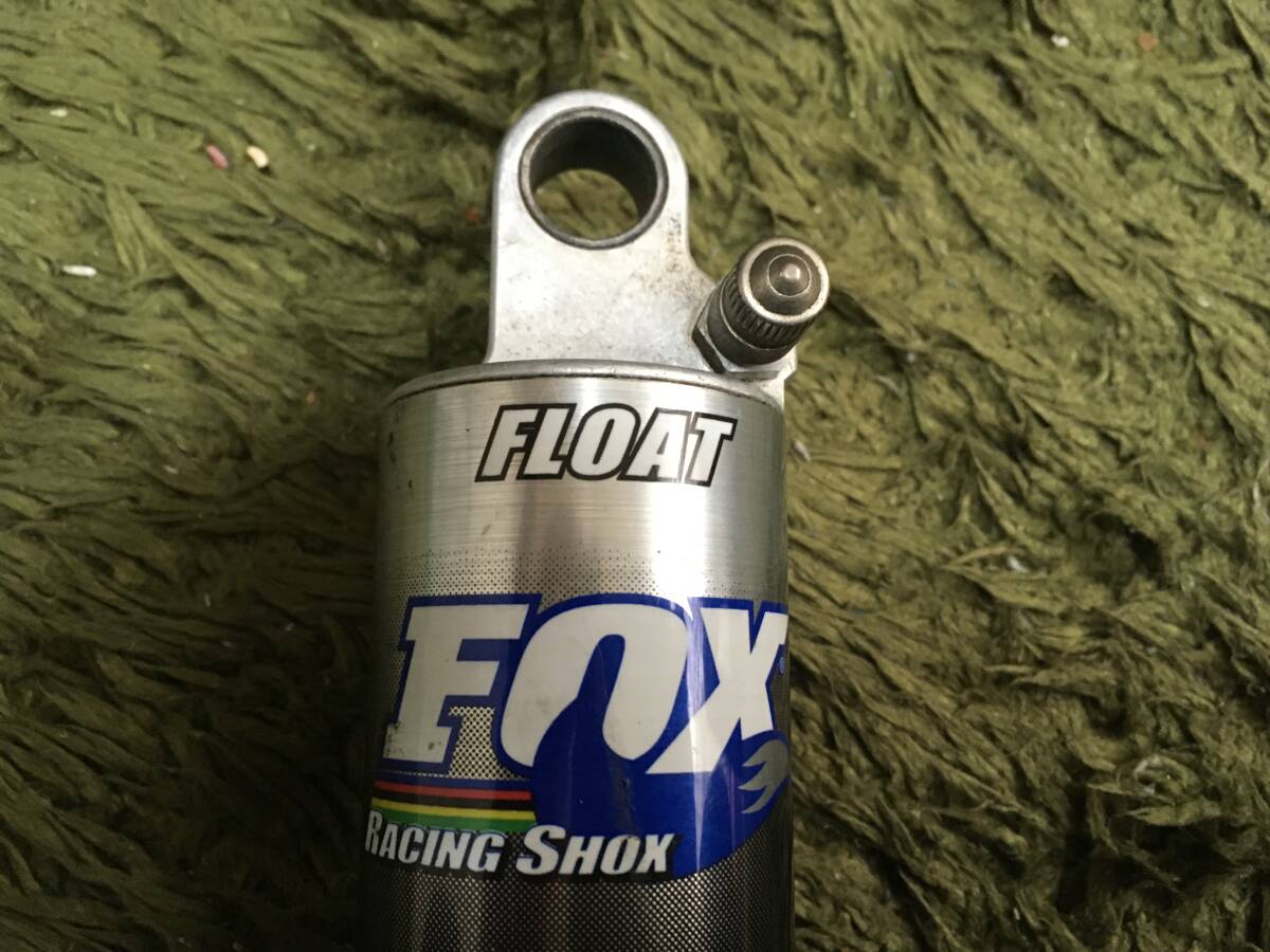 FOX　FLOAT　リアショック　軽量200ｇ　中古品　動きスムース　_画像2