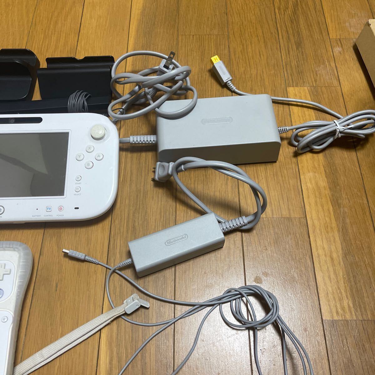 Wii U すぐに遊べるスポーツプレミアムセット 32GB シロ 動作品 本体 コントローラー 箱 付属 Nintendo 任天堂 ソフト3本付きの画像4