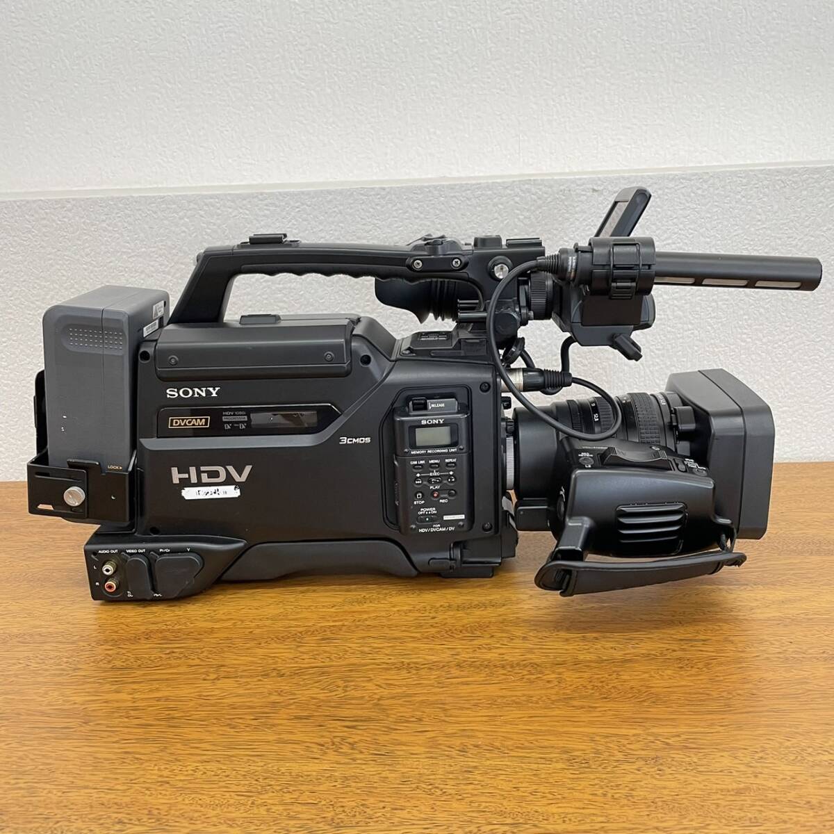 SONY HVR-S270J 業務用HDVカメラレコーダー　充電器＆バッテリー付 ◆　7689_画像2