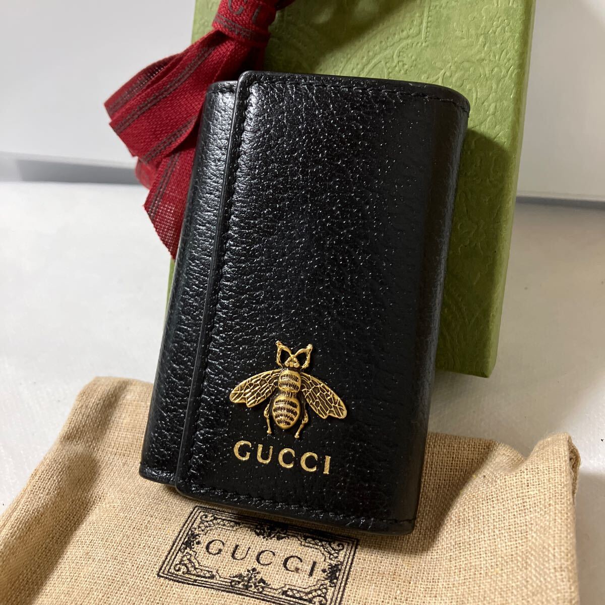 【美品】GUCCI グッチ キーケース レザー ビー 蜂 付属品付き シリアルあり _画像2