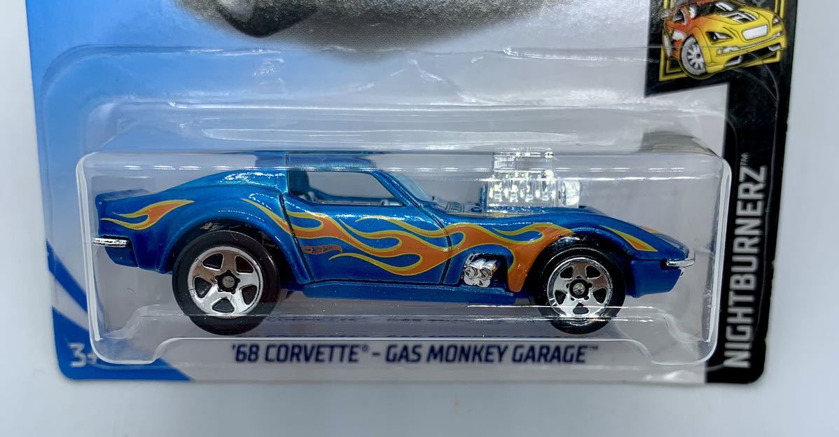 358// Hot Wheels ホットウィール ガスモンキー ガレージ '68 CORVETTE GAS MONKEY GARAGE ブルーメタリックフレイム柄 カードしわあり_画像1