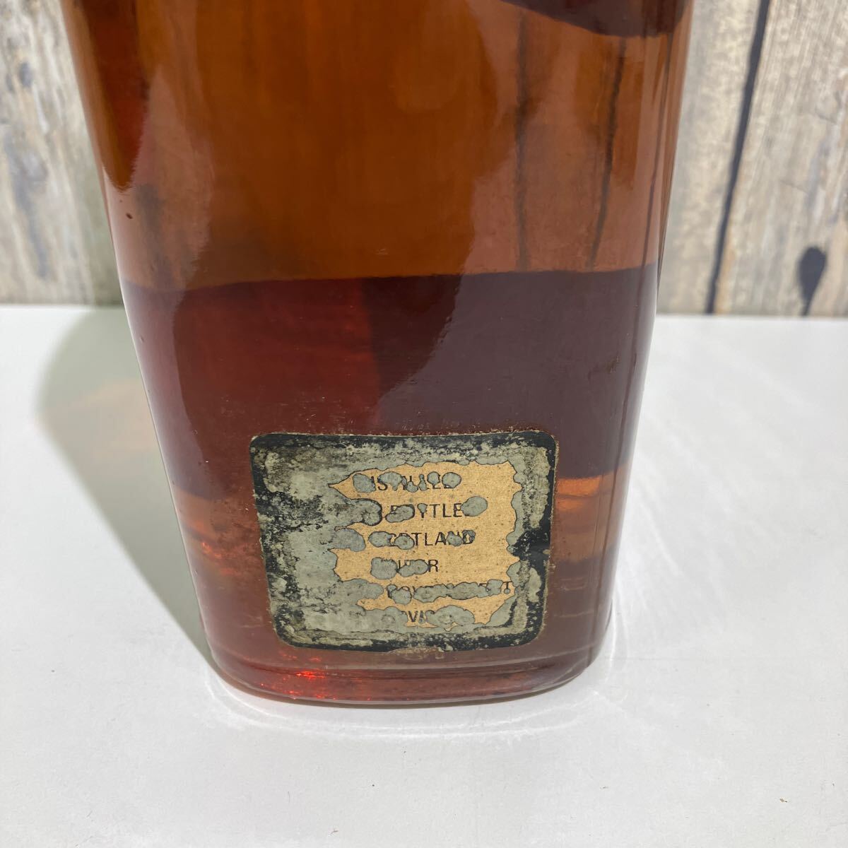古酒 金キャップ JOHNNIE WALKER ジョニーウォーカー ブラックラベル 12年 総重量1204g スコッチ ウイスキー の画像4