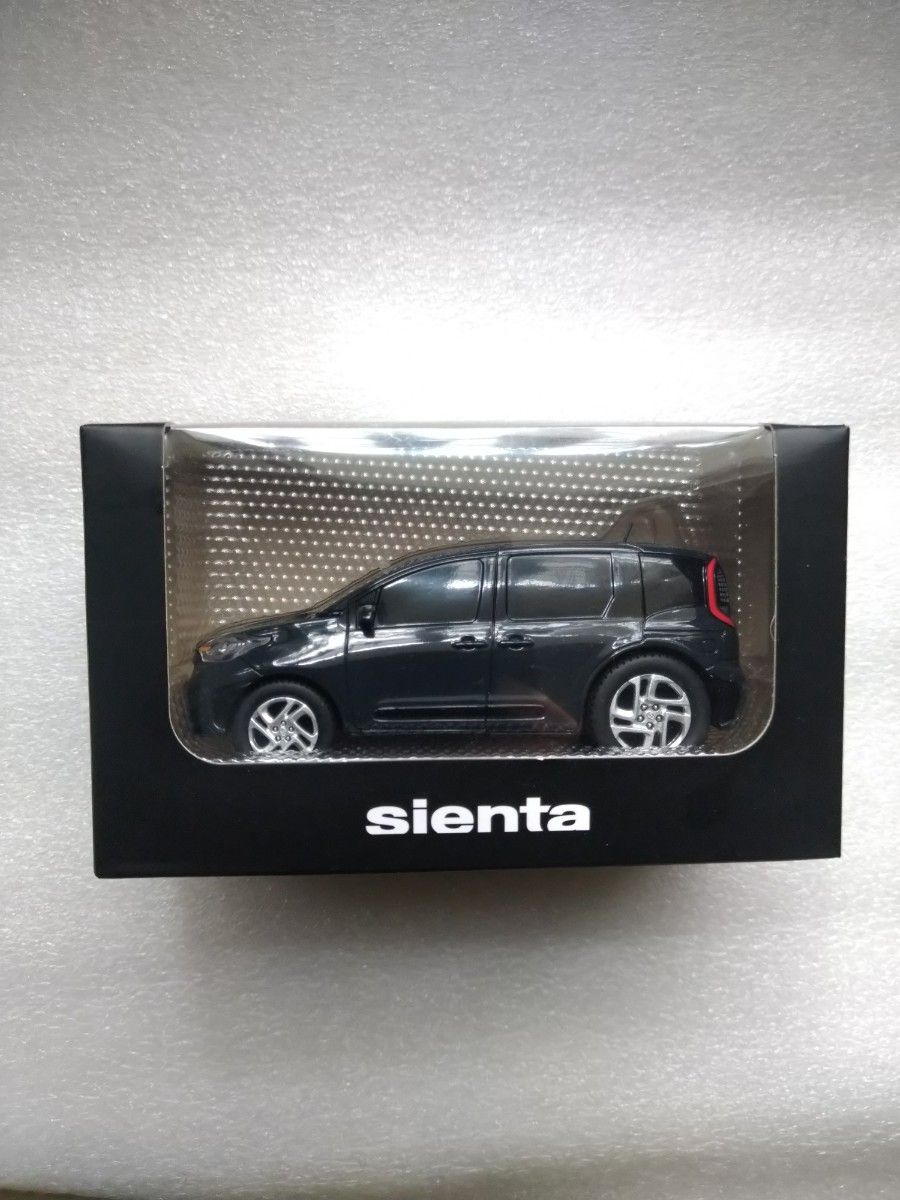 トヨタ シエンタ プルバックカー 黒