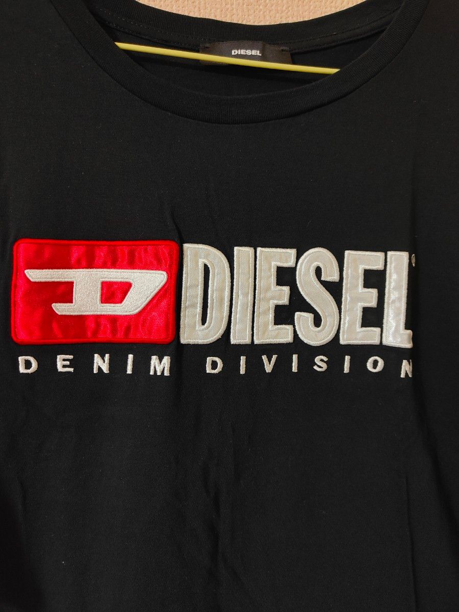  美品 DIESEL Tシャツ