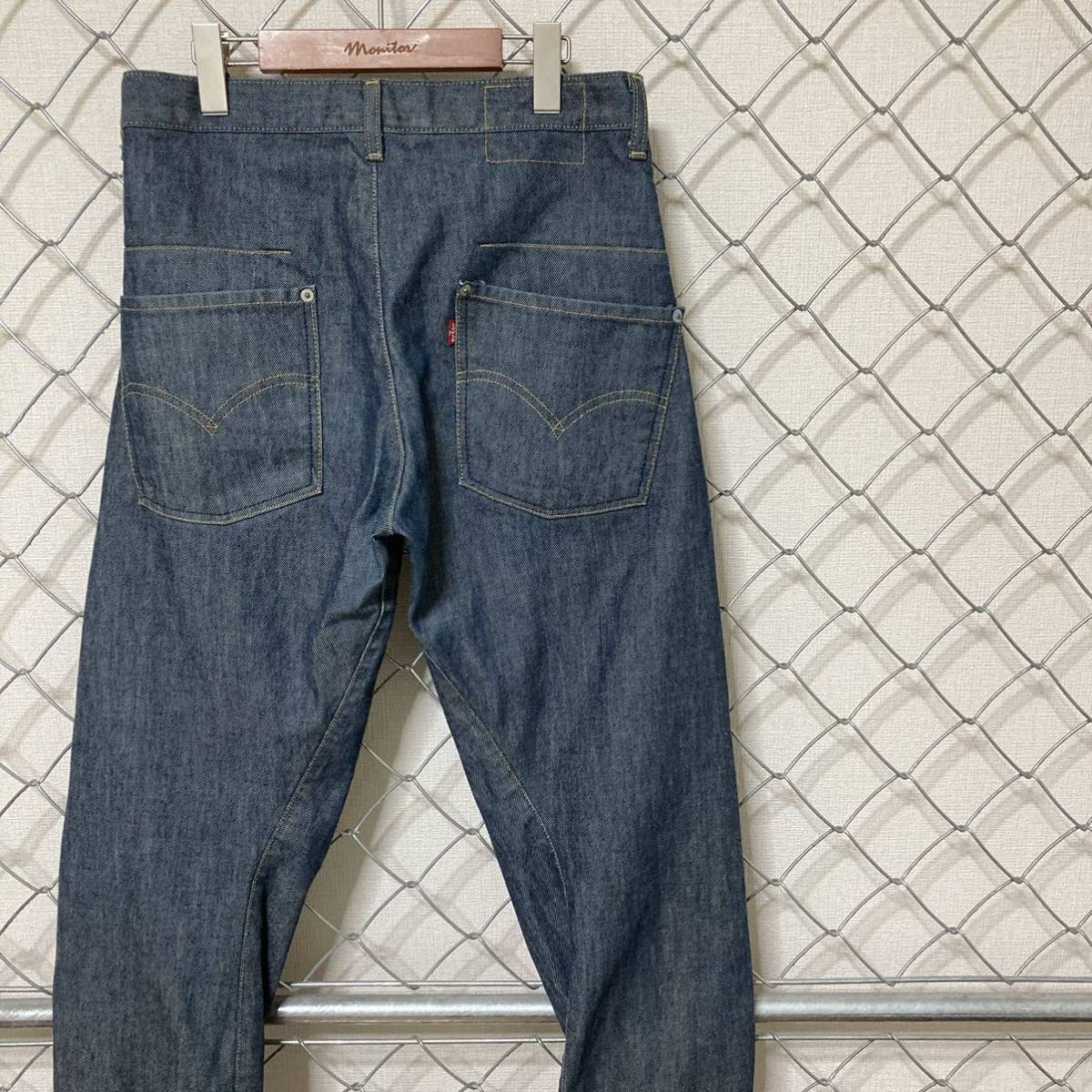 Levi's ENGINEERD JEANS リーバイス エンジニアドジーンズ レギュラー デニムパンツ ジーンズ 立体裁断 31 _画像2