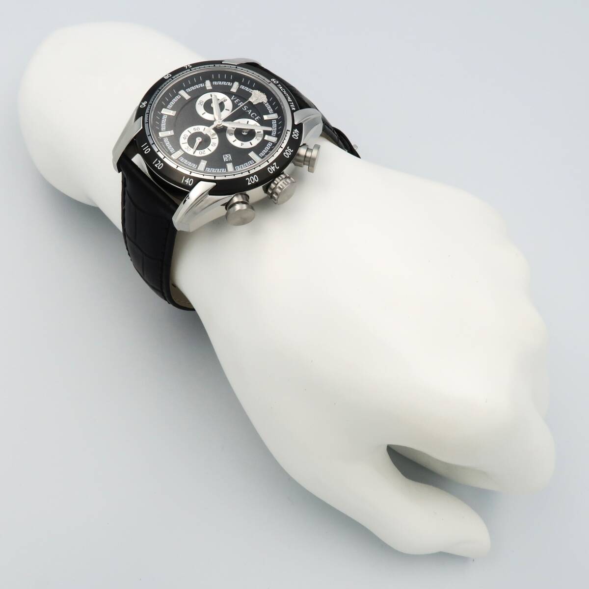 VERSACE ヴェルサーチェ 腕時計ブラック VE2I00121 V-Ray クロノ VERSACE ヴェルサーチェ 腕時計ブラック VE2I00121 V-Ray クロノ