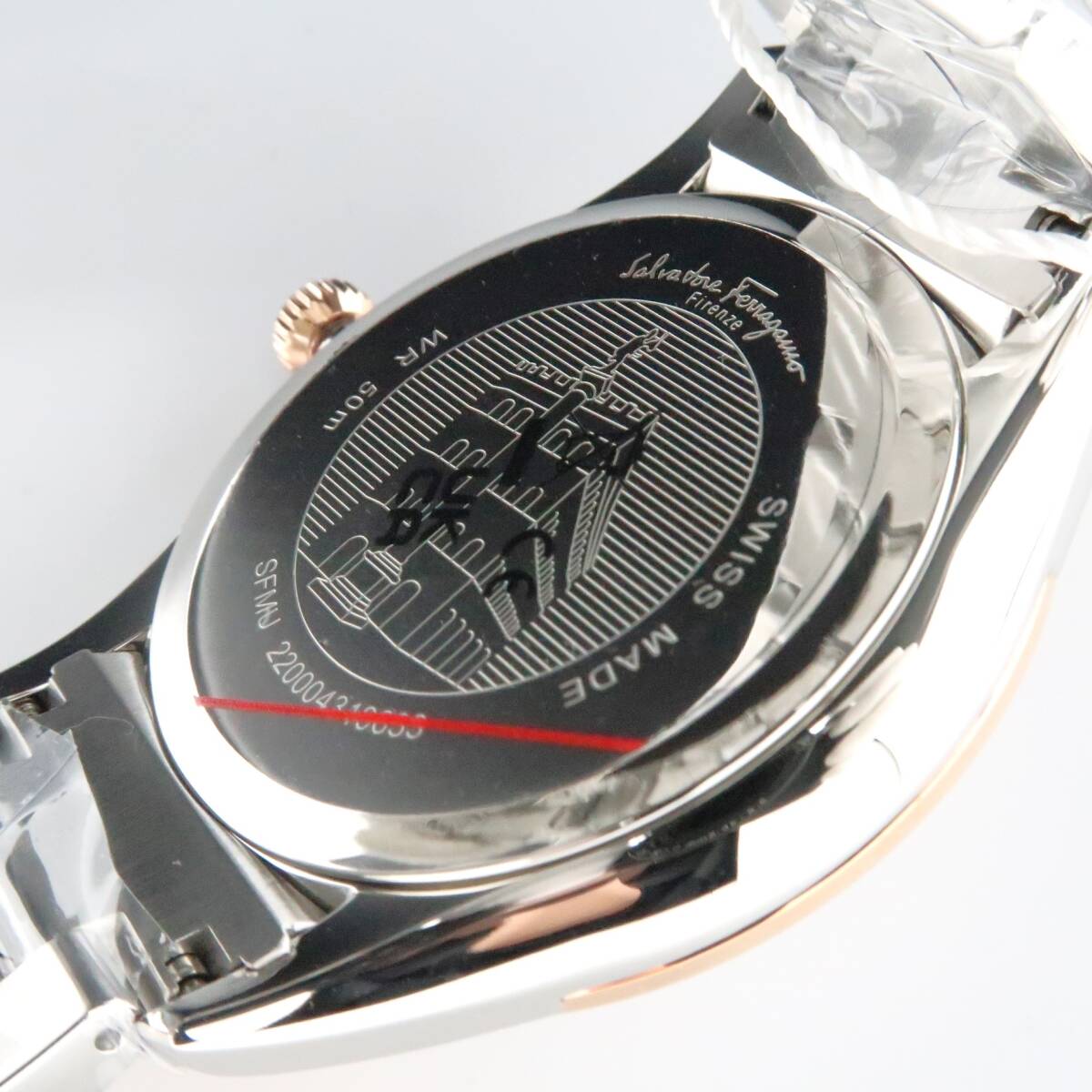 Ferragamo サルヴァトーレフェラガモ 腕時計　GMT機能　スイスメイド_画像9