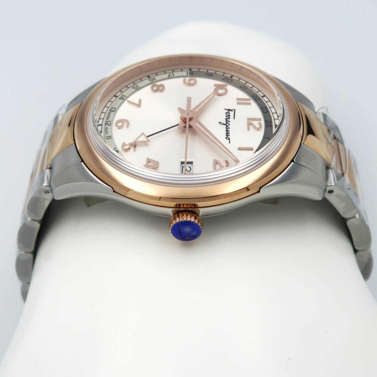 Ferragamo サルヴァトーレフェラガモ 腕時計　GMT機能　スイスメイド_画像5