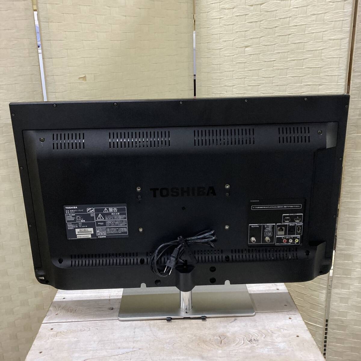 TOSHIBA 東芝 32J7 32インチ液晶テレビ REGZA 本体 リモコン欠品 通電確認のみ 現状品 2013年製/033-6_画像4
