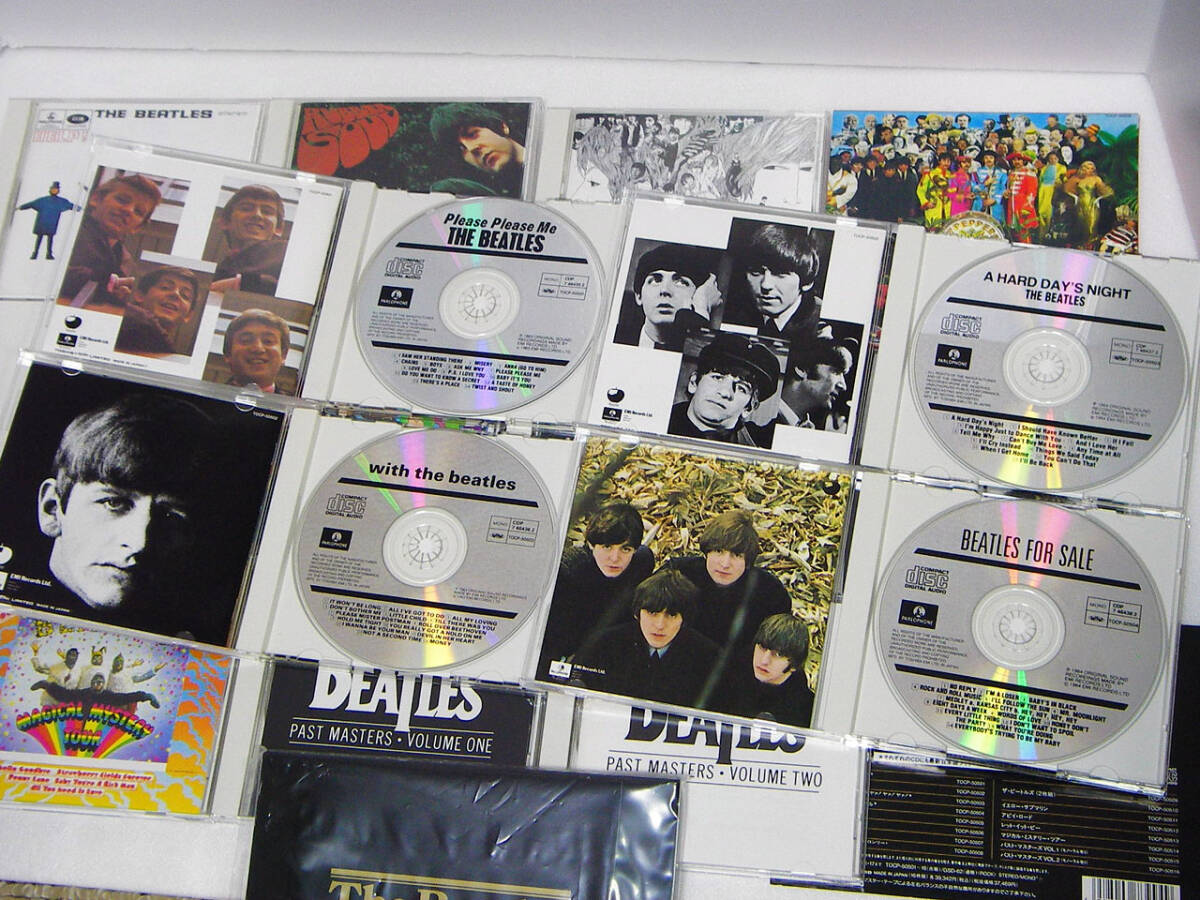 【中古美品CD BOX】THE BEATLES / ビートルズ：15タイトル・16枚組 専用木製収納ケース付き:ラバー・ソウル リボルバー アビイ・ロードなど_画像3