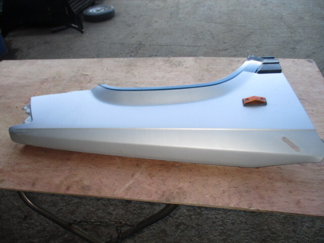  first generation Sprinter Carib AL25G. front fender right 