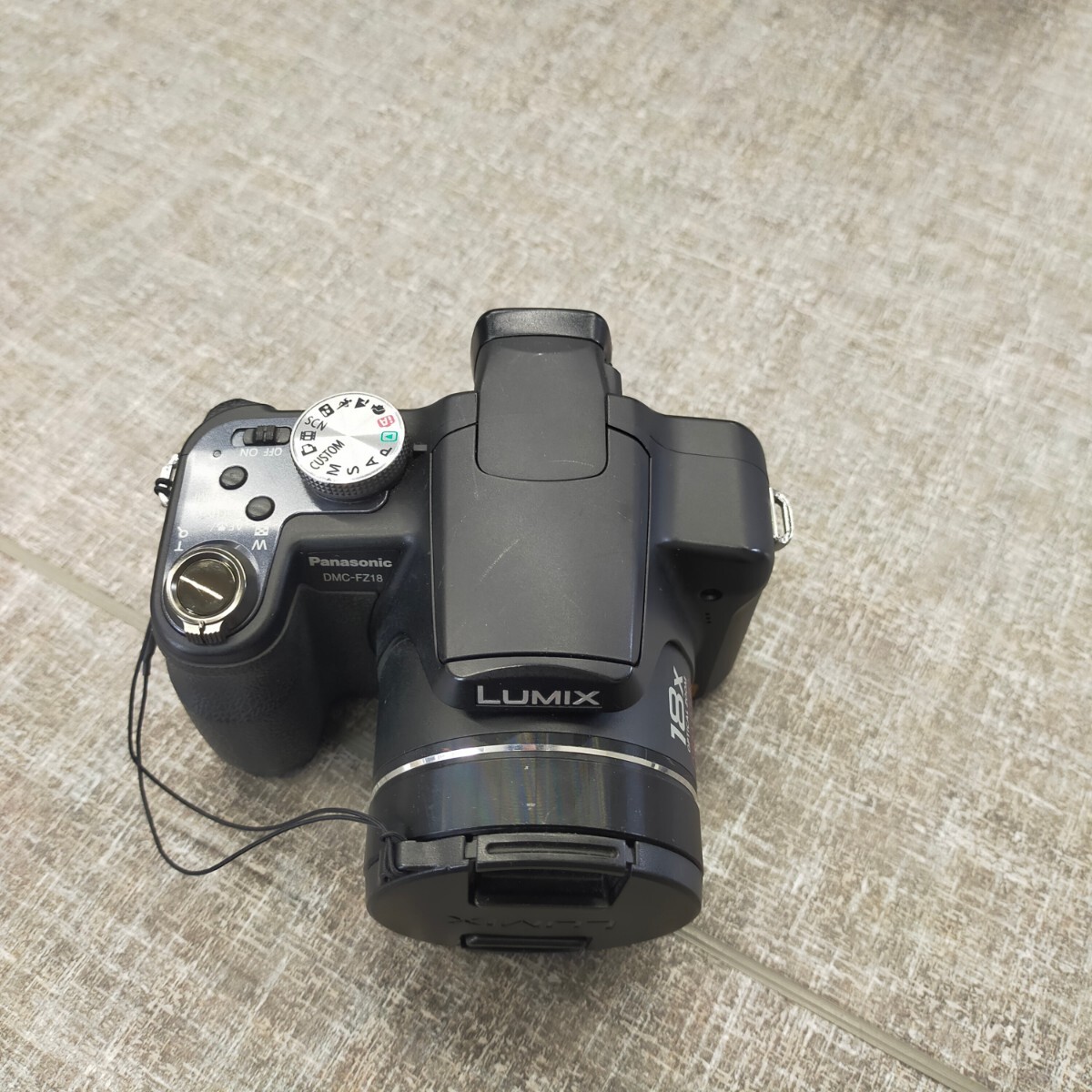 す1231 デジタルカメラ パナソニック Panasonic LUMIX DMC-FZ18ルミックス コンパクト 充電器付 デジカメ ソフトケース付_画像3