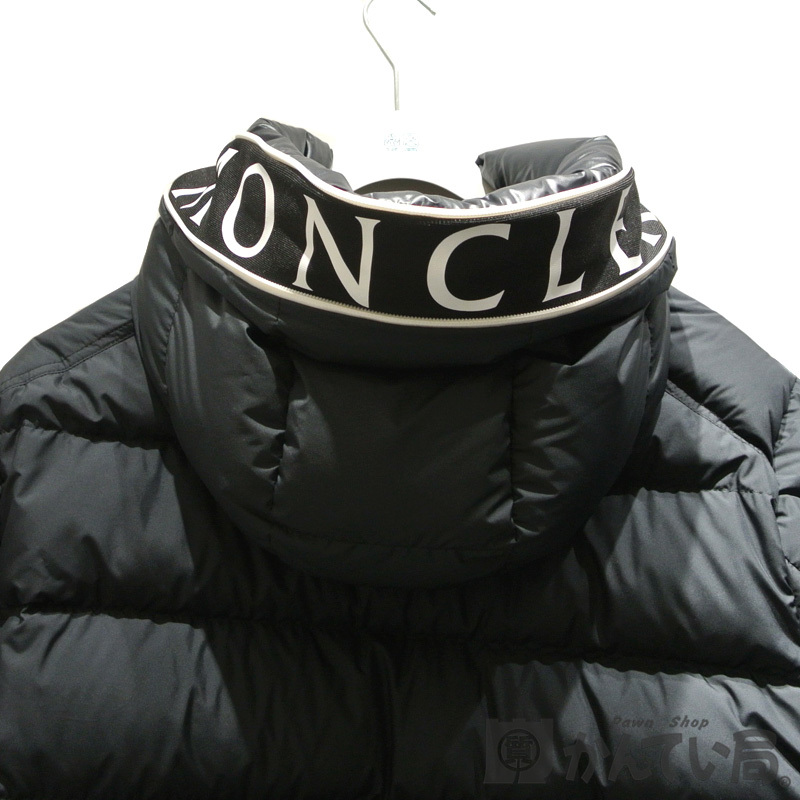 19056 MONCLER【モンクレール】CARDERE ショートダウンジャケット フード付き ブラック 表記サイズ：6 アウター メンズ _画像3