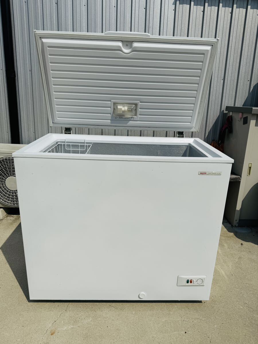 Yahoo!オークション - 送料込み SANYOサンヨー 冷凍庫 205L 動作品 Yahoo!オークション - 送料込み SANYOサンヨー 冷凍庫 205L 動作品