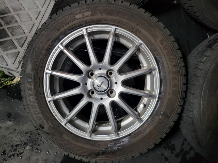 ■2021年製■グッドイヤー GOOD YEAR ICE NAVI 8 175/65R15 + Weds製 ARREEST 15X5.5J 4X100 ET：42 ハブ径73㎜ アクアや160カローラに■の画像4