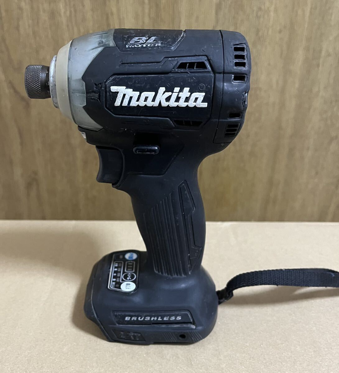 マキタmakita 18V TD170 充電式インパクトドライバ 充電器 バッテリー セット 中古品_画像2