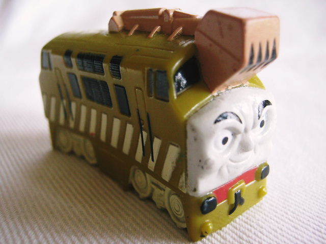 ★中古品 2000年 THOMAS&FRIENDS きかんしゃトーマス ディーゼル10 指人形 ソフビのような感じの素材 ディーゼル機関車 ピンチー特殊車両★_画像2