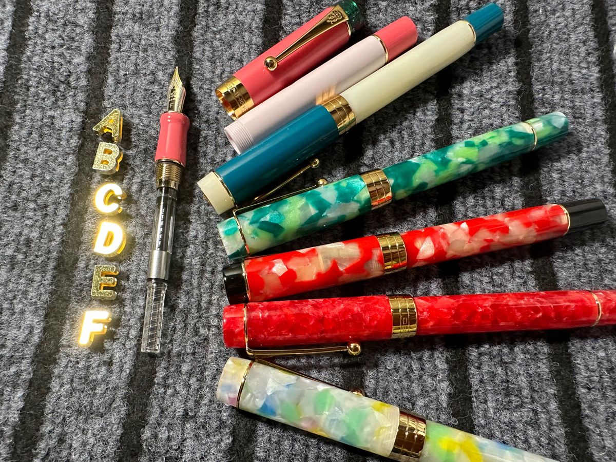 Jinhao100万年筆　センテニアルレジンシリーズ